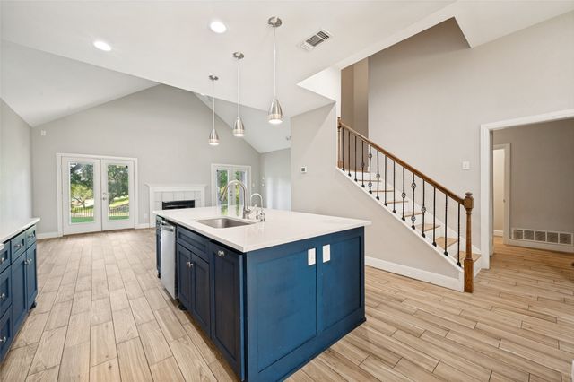 9426 Abbey Road, Irving, TX 75063
