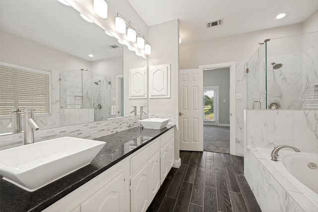 9426 Abbey Road, Irving, TX 75063