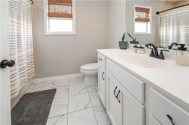 1334 N 161st Terrace, Basehor, KS 66007