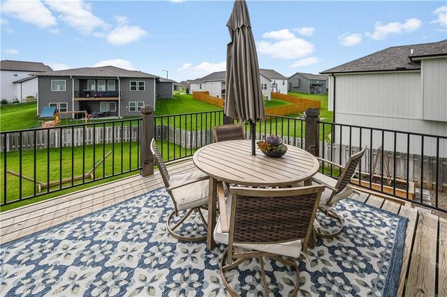 1334 N 161st Terrace, Basehor, KS 66007