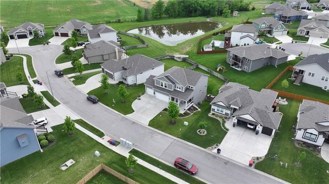 1334 N 161st Terrace, Basehor, KS 66007
