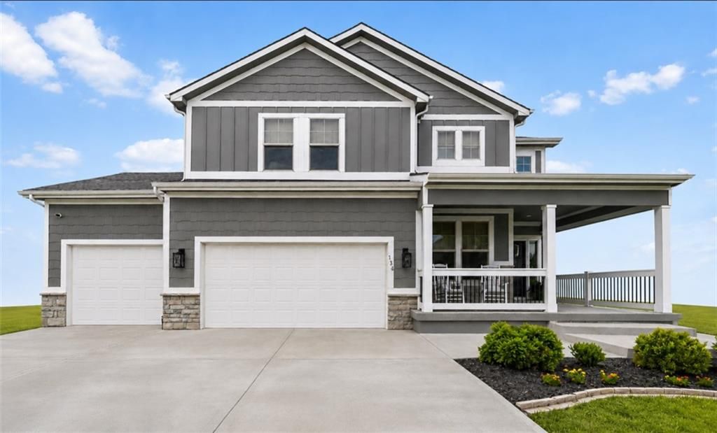 1334 N 161st Terrace, Basehor, KS 66007