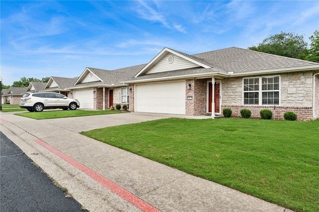 801 N 19th Street, Rogers, AR 72756