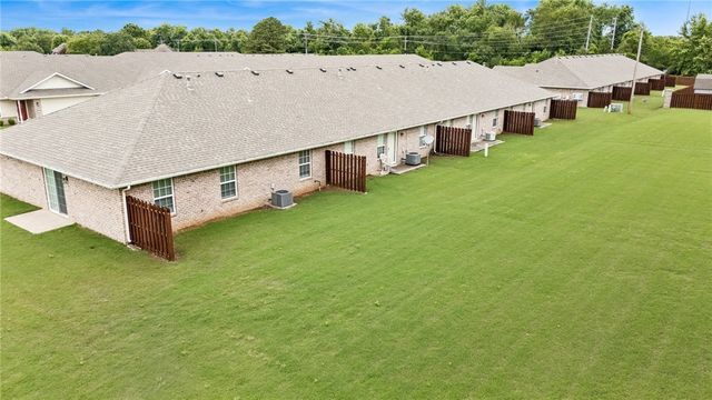 801 N 19th Street, Rogers, AR 72756
