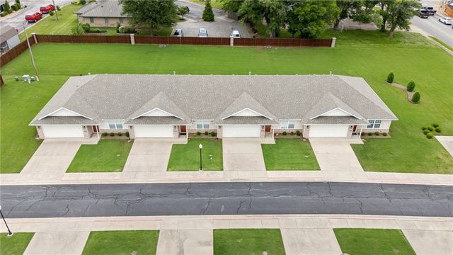 801 N 19th Street, Rogers, AR 72756