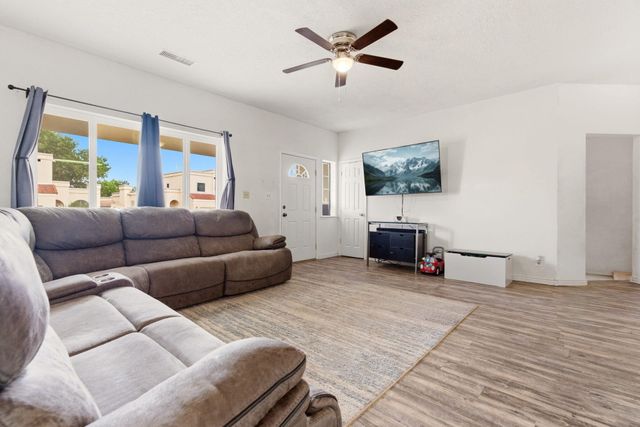 2809 El Tesoro Escondido NW, Albuquerque, NM 87120