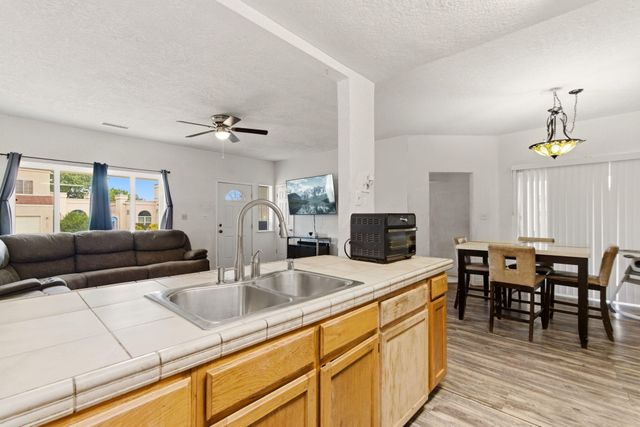2809 El Tesoro Escondido NW, Albuquerque, NM 87120