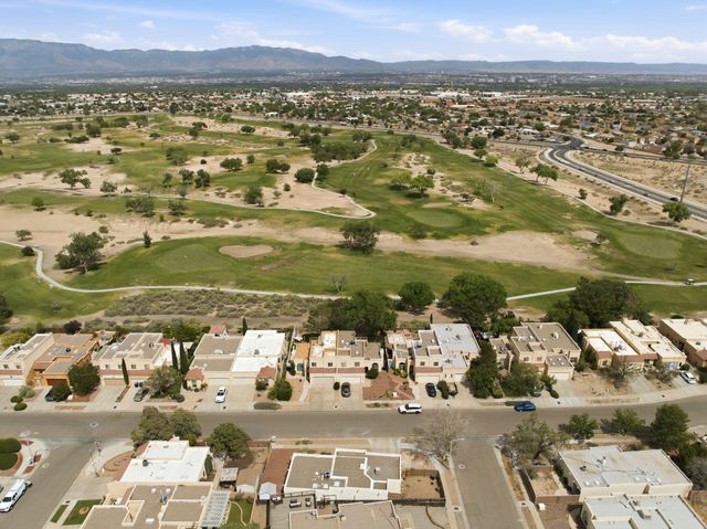 2809 El Tesoro Escondido NW, Albuquerque, NM 87120