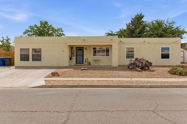 2809 El Tesoro Escondido NW, Albuquerque, NM 87120