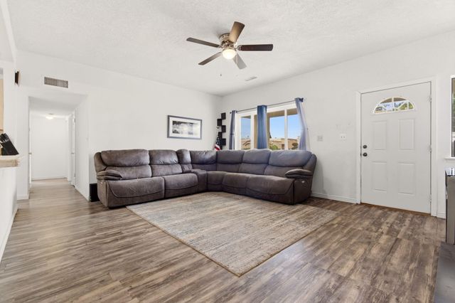 2809 El Tesoro Escondido NW, Albuquerque, NM 87120