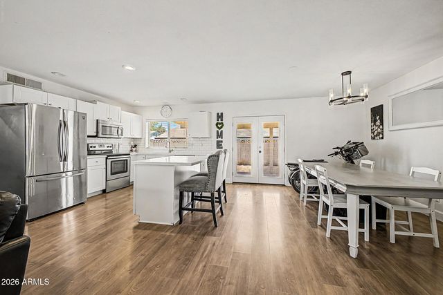 3513 E PUEBLO Avenue, Mesa, AZ 85204