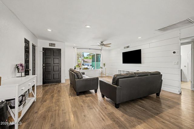3513 E PUEBLO Avenue, Mesa, AZ 85204