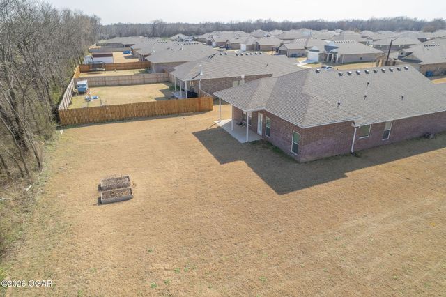 340 E Greystone Square, Webb City, MO 64870