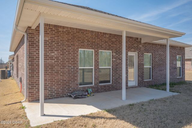 340 E Greystone Square, Webb City, MO 64870