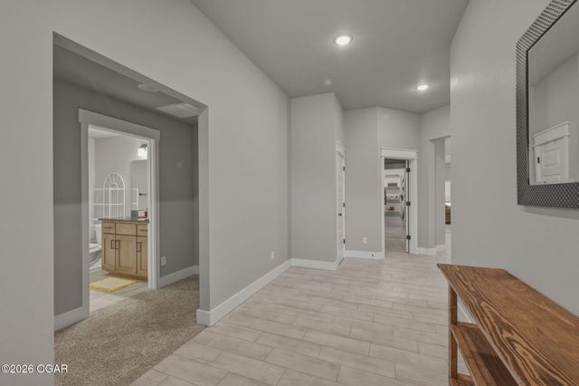 340 E Greystone Square, Webb City, MO 64870