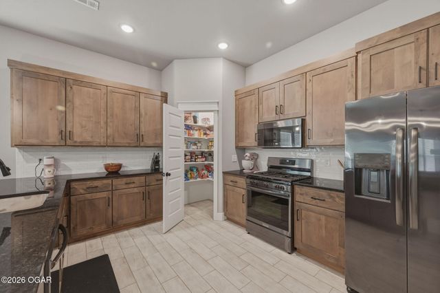 340 E Greystone Square, Webb City, MO 64870