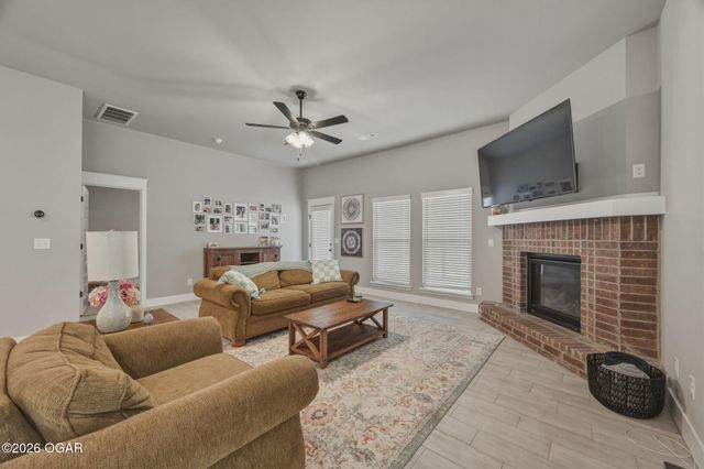 340 E Greystone Square, Webb City, MO 64870