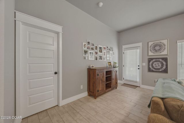 340 E Greystone Square, Webb City, MO 64870