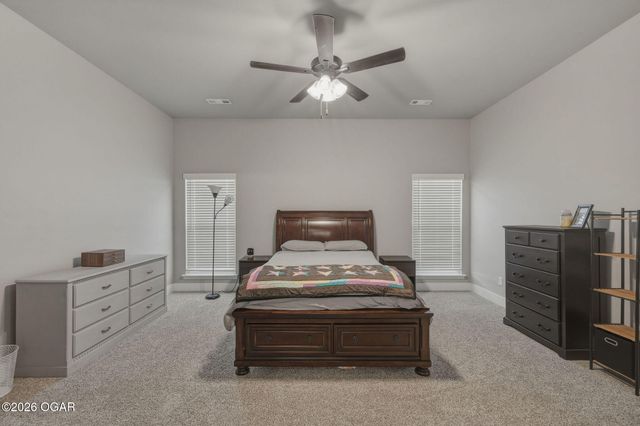 340 E Greystone Square, Webb City, MO 64870