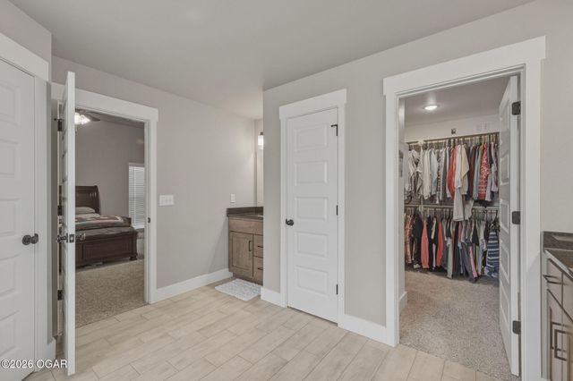 340 E Greystone Square, Webb City, MO 64870