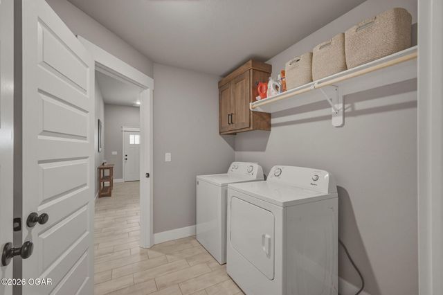 340 E Greystone Square, Webb City, MO 64870