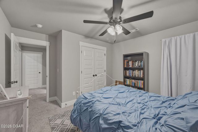 340 E Greystone Square, Webb City, MO 64870