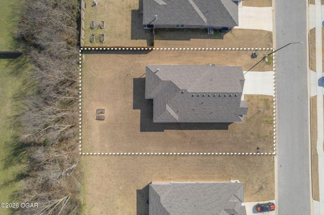 340 E Greystone Square, Webb City, MO 64870