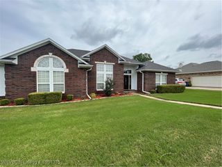 1801 Fianna Way, Fort Smith, AR 72908