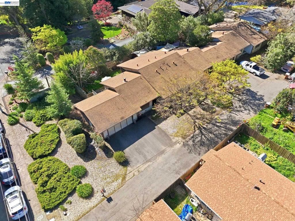 Image 2 of property listing at 425 Coffield Ave, Napa, CA 94558