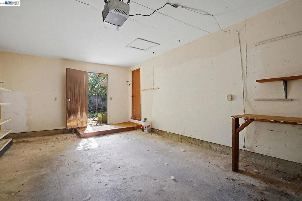 Image 26 of property listing at 425 Coffield Ave, Napa, CA 94558