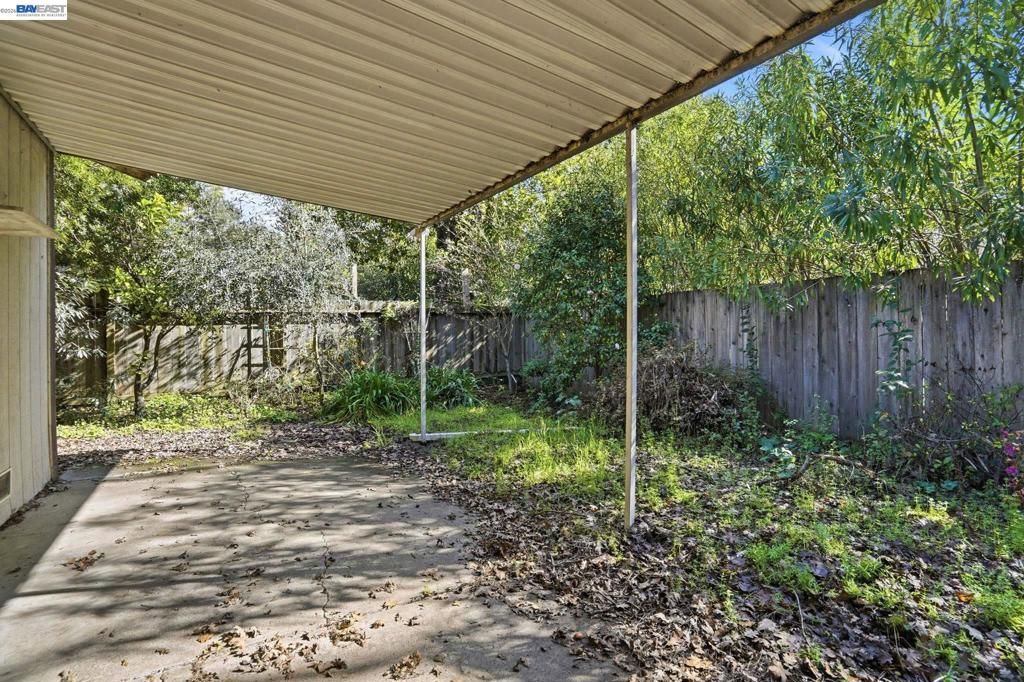 Image 27 of property listing at 425 Coffield Ave, Napa, CA 94558