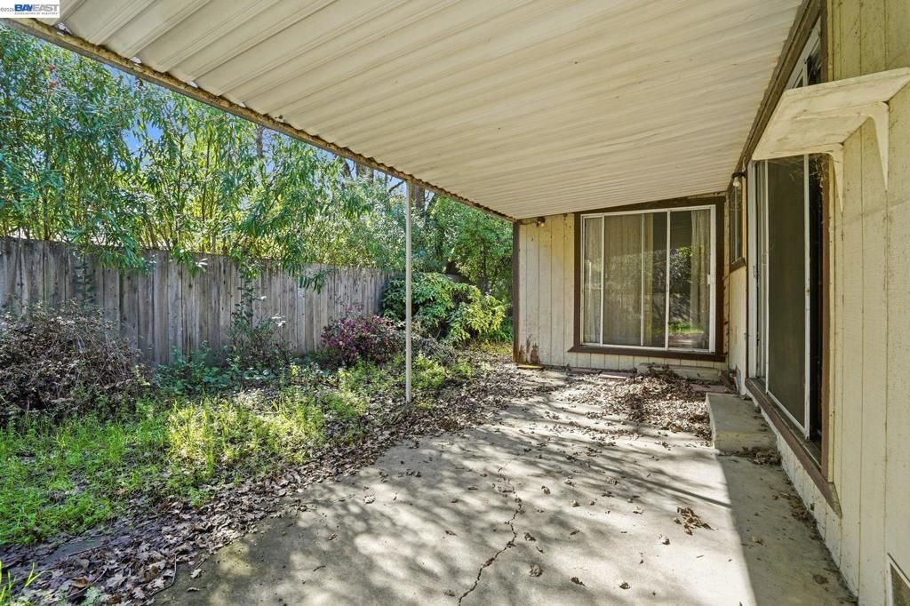 Image 28 of property listing at 425 Coffield Ave, Napa, CA 94558