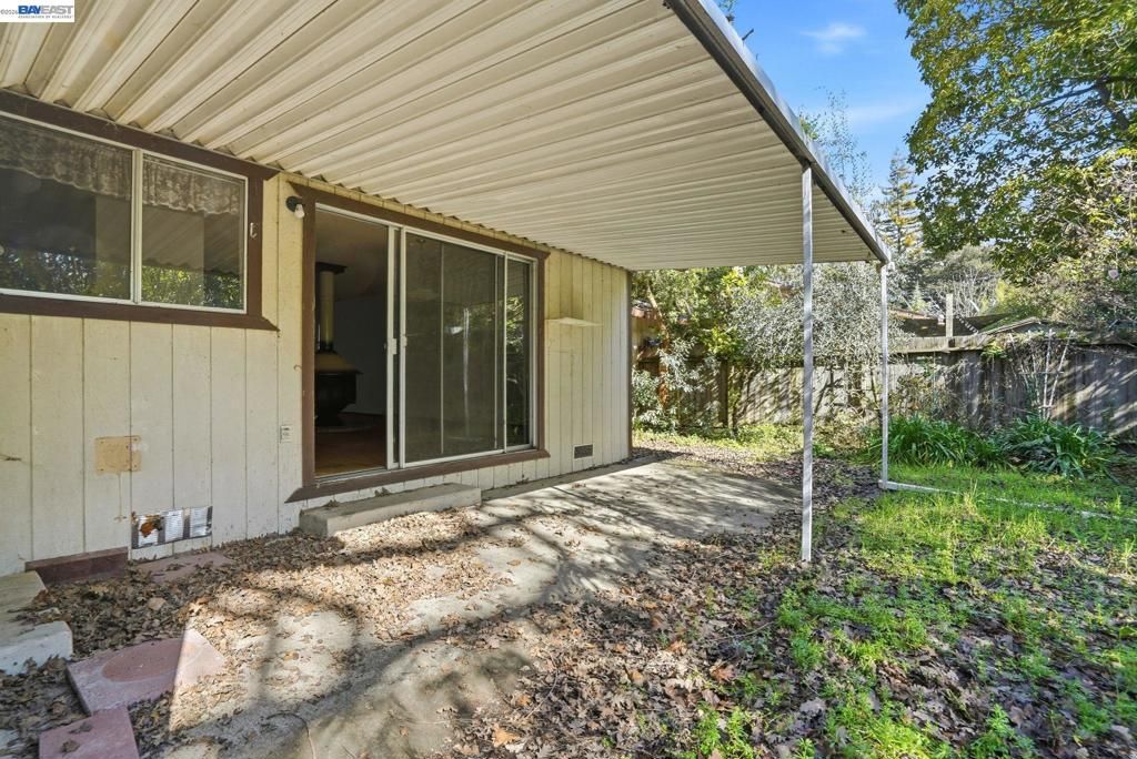 Image 29 of property listing at 425 Coffield Ave, Napa, CA 94558