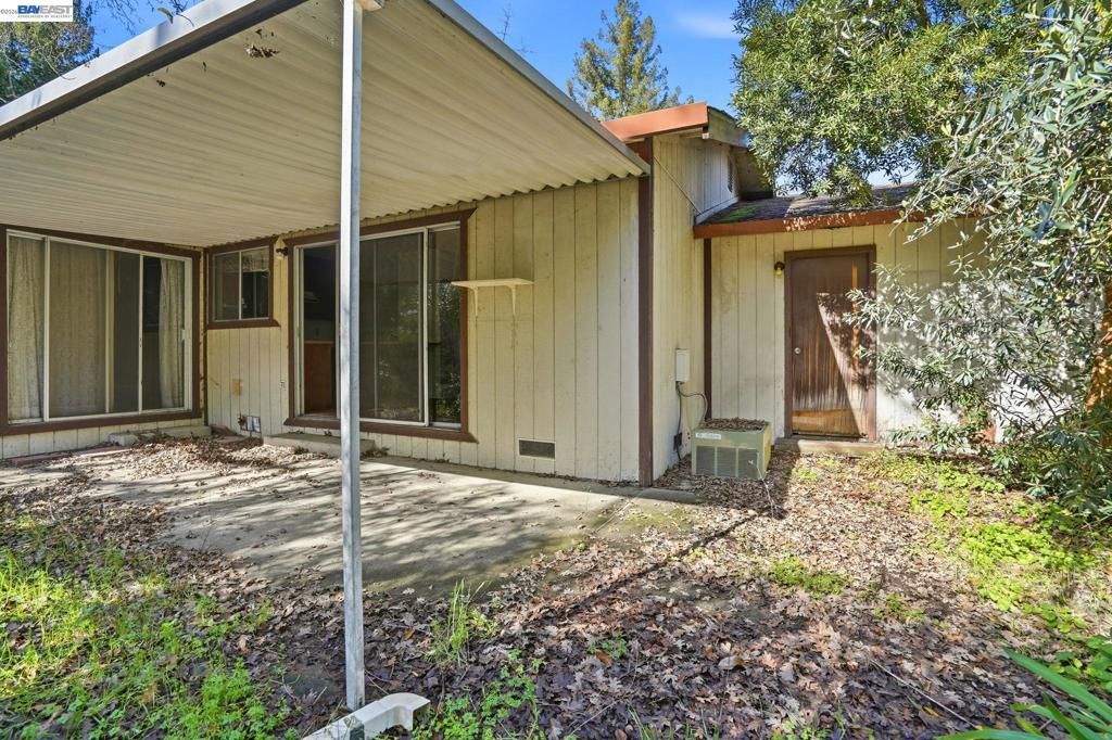 Image 30 of property listing at 425 Coffield Ave, Napa, CA 94558