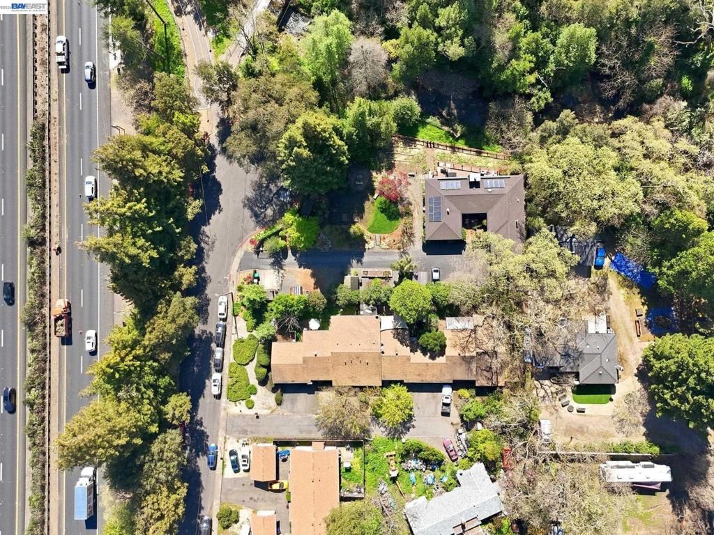 Image 34 of property listing at 425 Coffield Ave, Napa, CA 94558