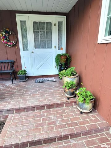 2753 N Stanford Road, Flora, IL 62839