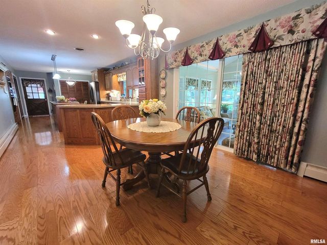 2753 N Stanford Road, Flora, IL 62839