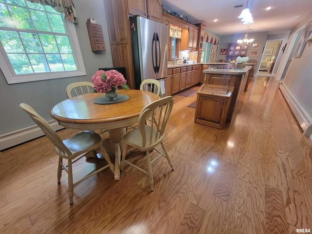 2753 N Stanford Road, Flora, IL 62839