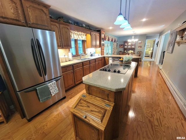 2753 N Stanford Road, Flora, IL 62839