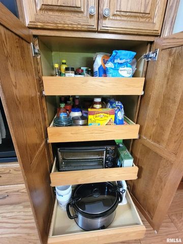 2753 N Stanford Road, Flora, IL 62839