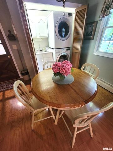 2753 N Stanford Road, Flora, IL 62839