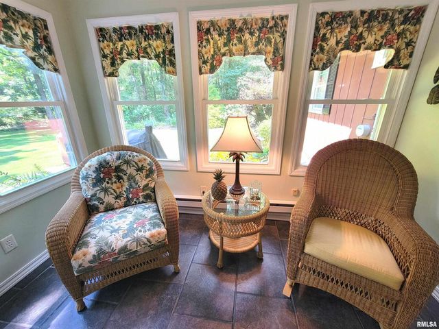 2753 N Stanford Road, Flora, IL 62839