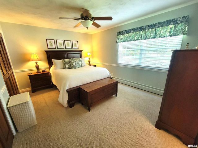 2753 N Stanford Road, Flora, IL 62839