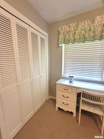 2753 N Stanford Road, Flora, IL 62839