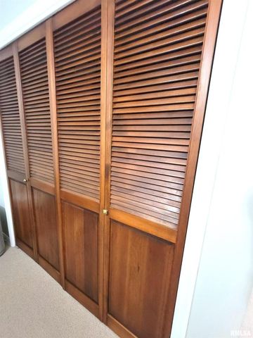 2753 N Stanford Road, Flora, IL 62839