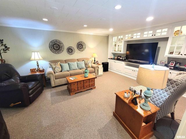 2753 N Stanford Road, Flora, IL 62839