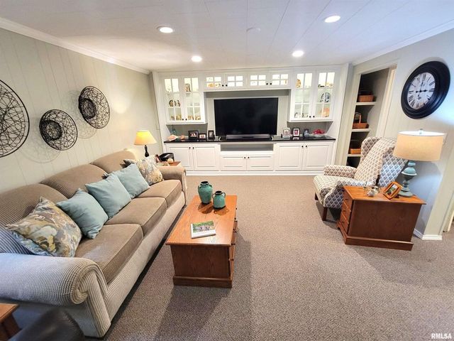 2753 N Stanford Road, Flora, IL 62839