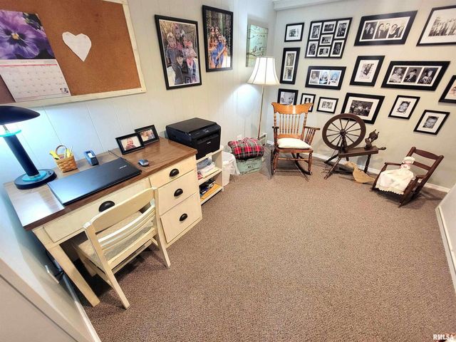 2753 N Stanford Road, Flora, IL 62839