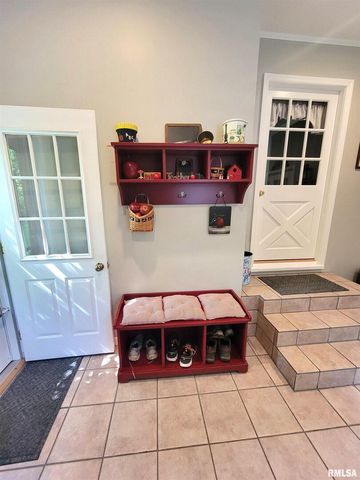 2753 N Stanford Road, Flora, IL 62839