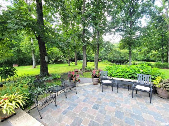 2753 N Stanford Road, Flora, IL 62839